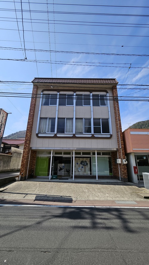 commercial 川本町川本