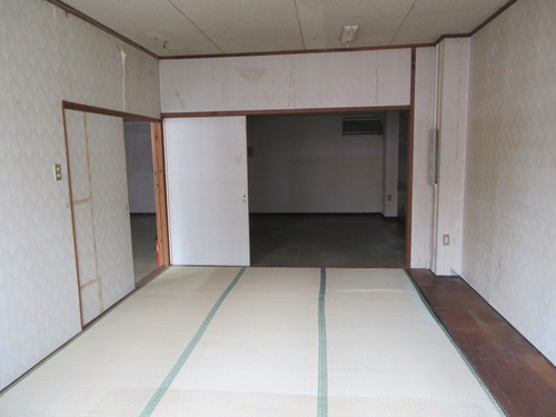 commercial 川本町川本