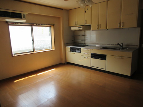 commercial 川本町川本