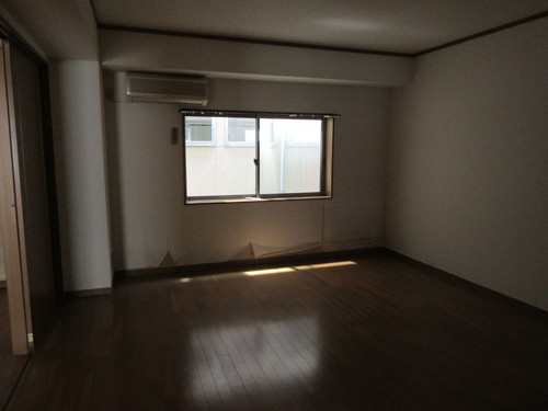 commercial 川本町川本